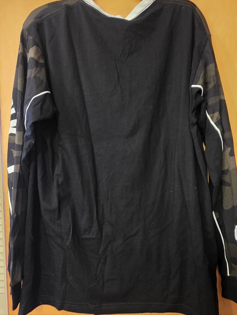 VS PINK Camo Bling Long Sleeve Tee Size Large - Picture 3 of 3